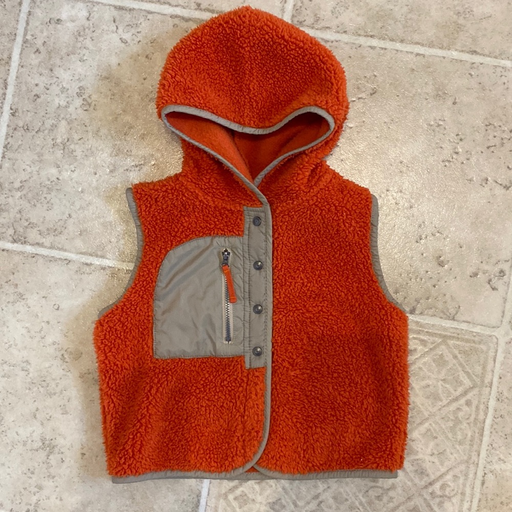 🌈 2/$15 Fleece Hooded Vest